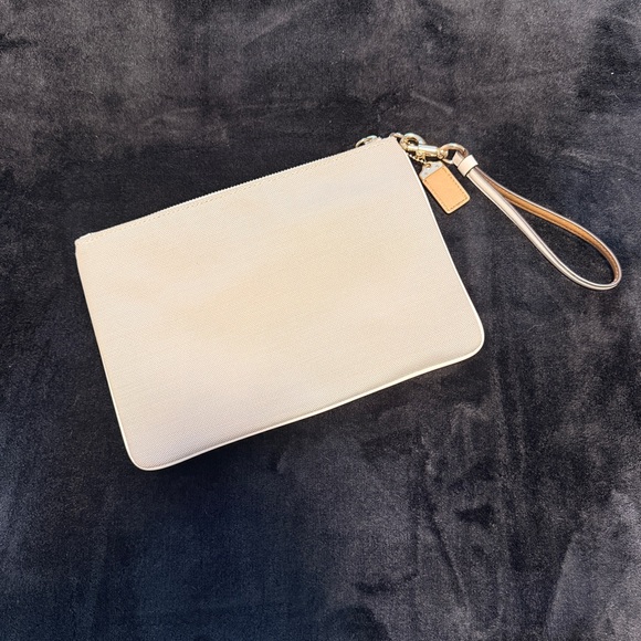 Coach Chalk Signature Horse & Carriage Jacquard Leather Zip Turnlock 26 Pouch - Picture 3 of 6